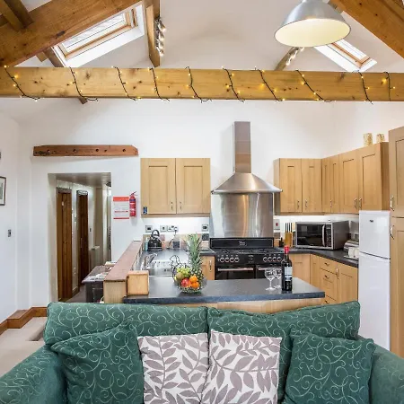 Isaacs Byre Alston